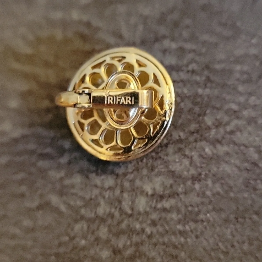 VTG TRIFARI Estate 1950s Atomic Goldtone Round Coin Textured Clip-on Earrings